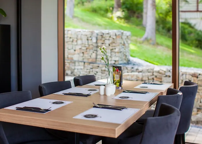 Czarny Kamien & شكلارسكا بوريبا